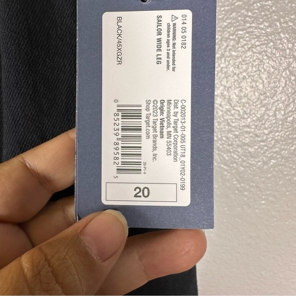 Universal Thread | Women's Black Flare Jeans - Picture 3 of 8